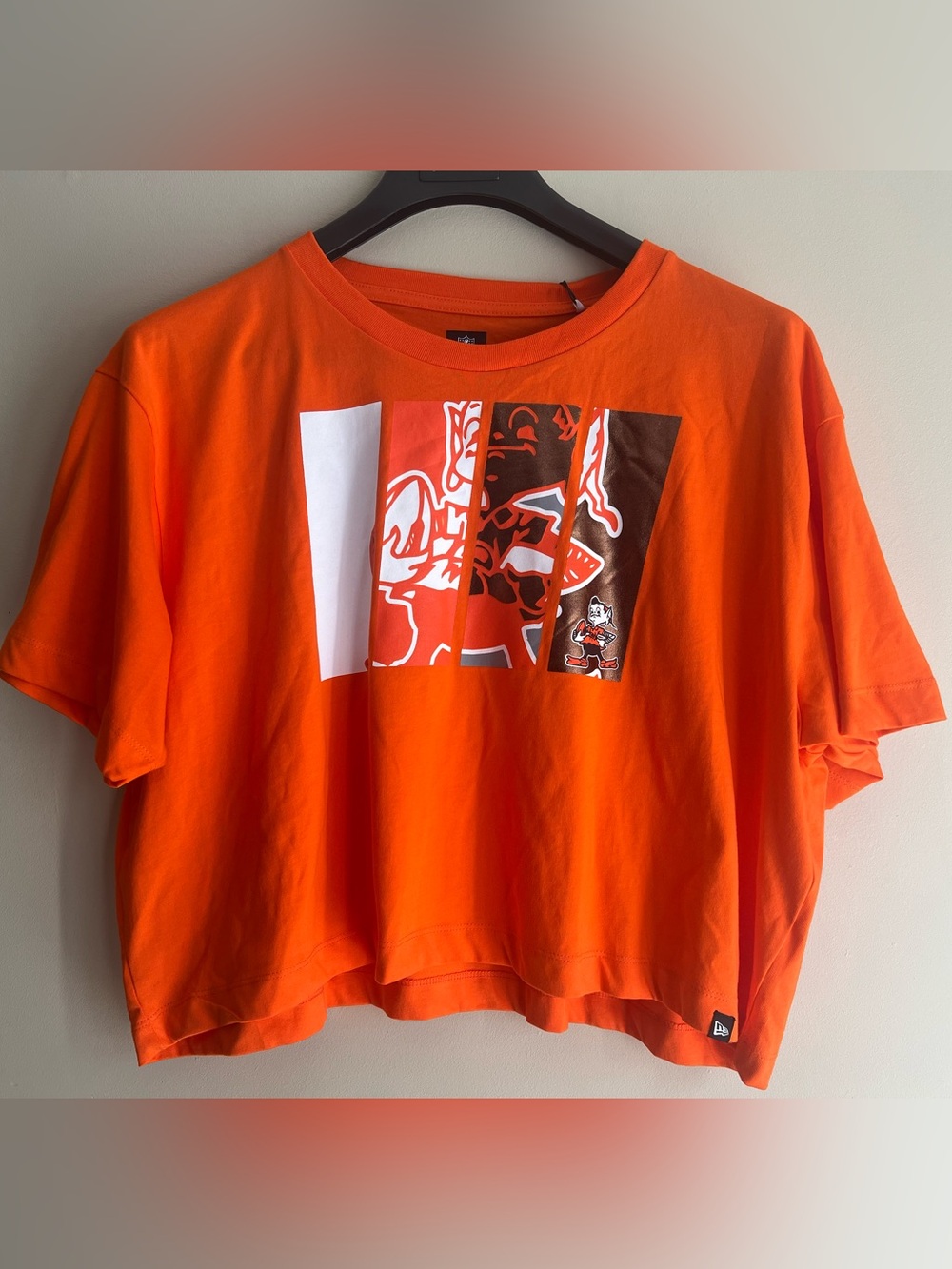 New Era Women’s Cleveland Browns Panel Boxy T-shirt Size XL. NWT